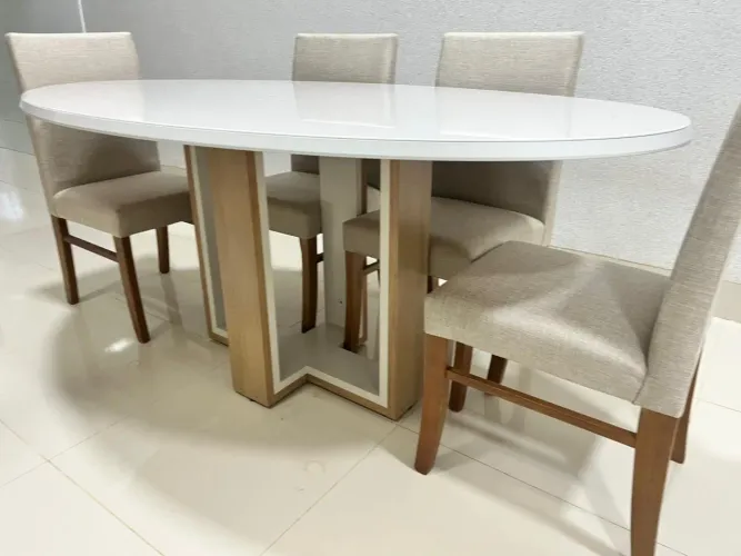 Mesa nova de madeira maciça 