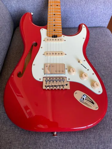 Guitarra Stratocaster Semi-acústica SX SEA 1PH