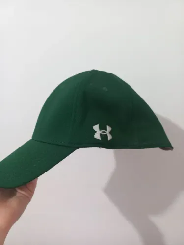 Boné under armour verde