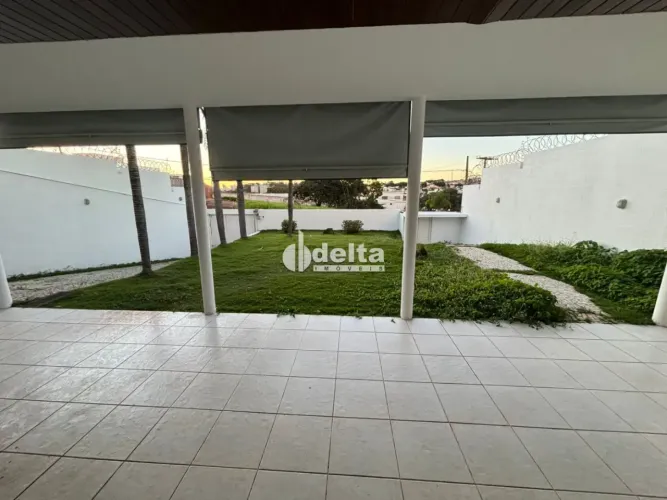 Casa residencial com 4 suíte disponível para locação no bairro City Uberlândia em Uberlând