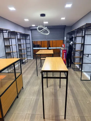 Móveis industrial para loja