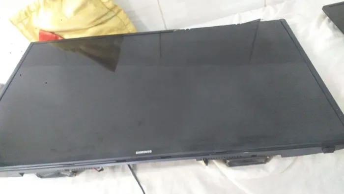 Retirada de peças de televisão ? 