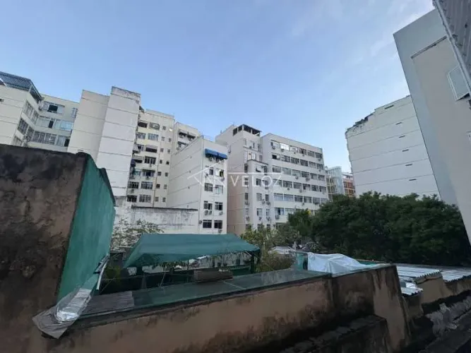 Apartamento : / Residencial / Laranjeiras