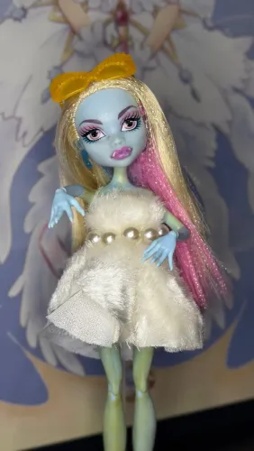 Boneca Monster High - Abbey Skull shores