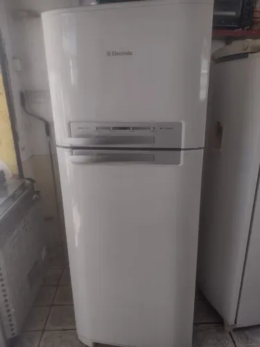 Geladeira Eletrolux duplex frosfre 402litros