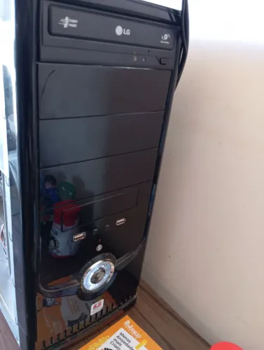 Cpu i5 6gb de ram, 500gb de hd. Sem monitor. Apenas cpu