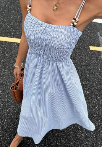 Vestido listrado azul e branco 