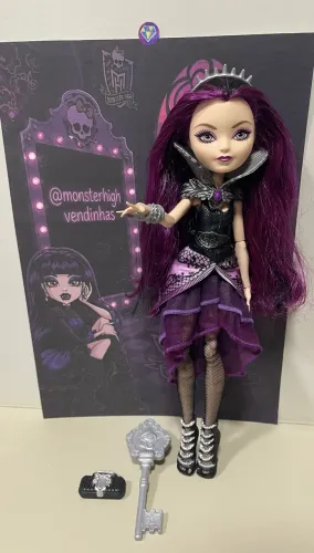Ever After High Raven Queen Primeiro Capítulo (Vai com o que está na foto)