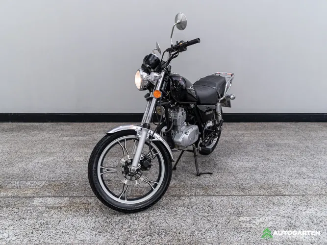 SUZUKI Intruder 125 - 2015