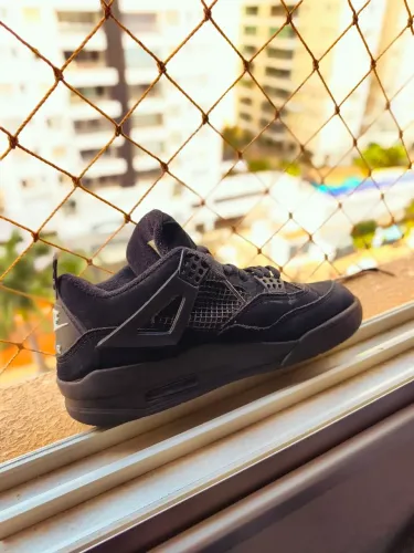Jordan 4 Preto Tam. 38 (Veste 40) | Conservado