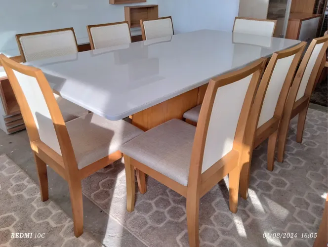 Mesa de jantar pintura laca e Madeira