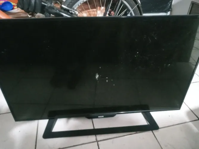 Tv Philips com defeito tela