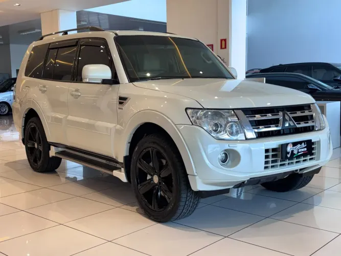 Mitsubishi Pajero HPE Full 3.2 4X4 T.i.dies. 5P AUT 2014