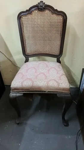 Cadeira estilo Luis VX