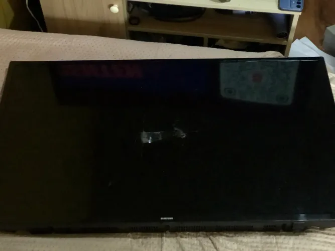 Vendo tv smart Samsung quebrada 