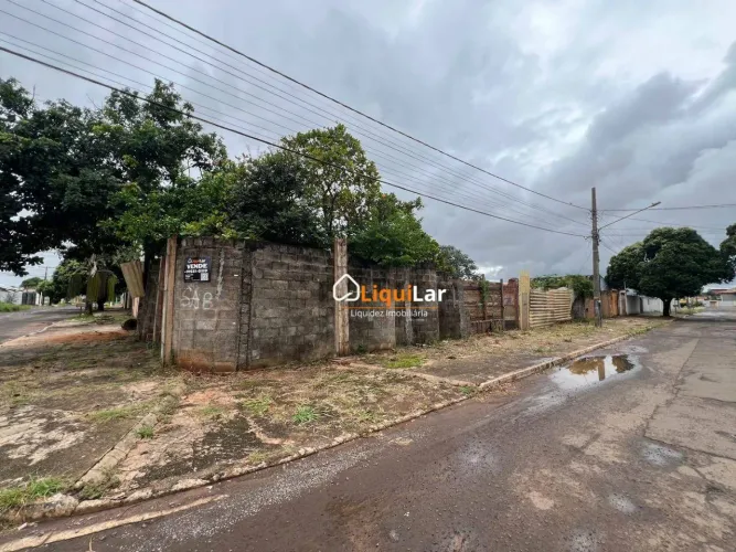 Terreno de Esquina no Bairro São Lourenço