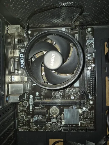 Placa mãe Biostar A320MH com processador AMD Ryzen 5 5600g