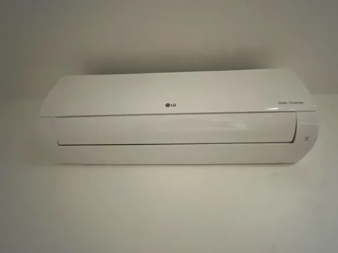 Ar comdicionado Dual Inverter LG muito novo 12 mil btus