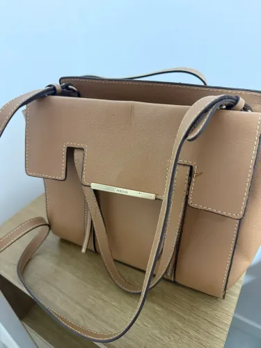 Bolsa Arezzo bege/caramelo em couro- original