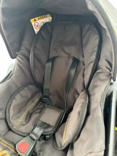 Carrinho de Bebe Galzerano Olympus com Bebe Conforto