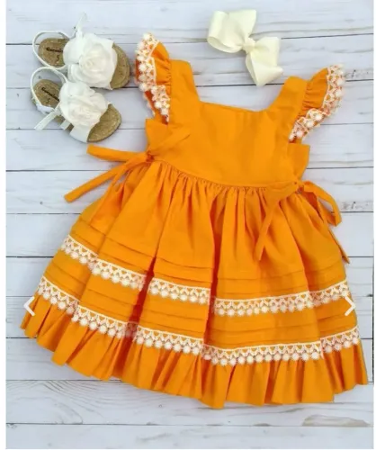Modelagem de roupas infantil