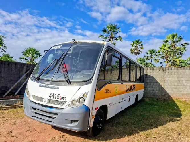 Micro ônibus Mercedes Benz