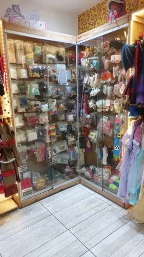 Vendo móvel em L vitrine com vidros