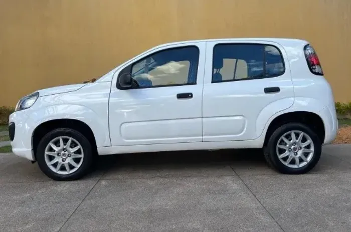 Fiat Uno Attractive 1.0 EVO Fire Flex 8V 5P 2021