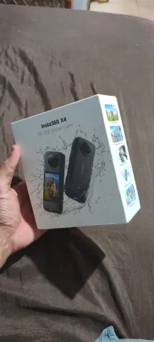 Insta 360 X4