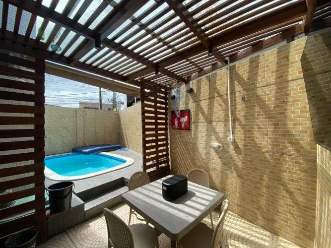 3 Quartos Térreo com área privativa Piscina e Espaço Gourmet Mobiliado nos Bancários!