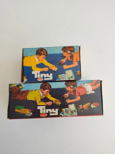 2 carrinhos Tiny
