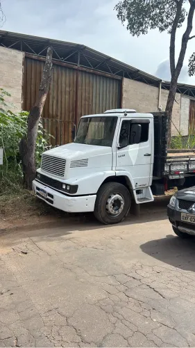 1418 1996 truck carroceria
