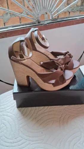 Vendo esses sapatos.
