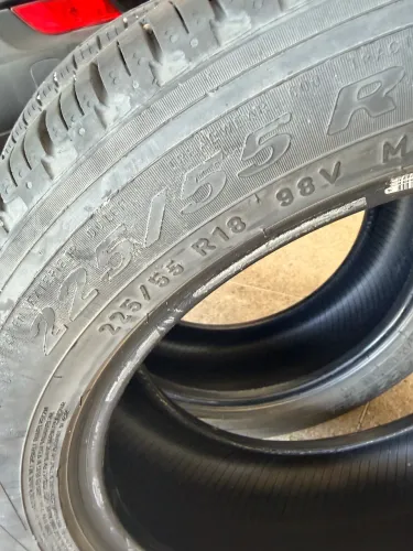 2 Pneus Pirelli 225 / 55 R18