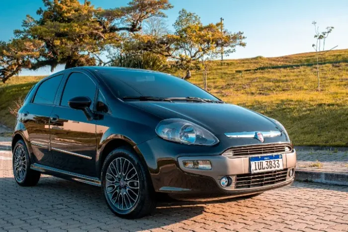Fiat Punto Sporting 1.8 Flex 8v/16v 5P 2013