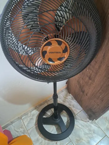 Ventilador de coluna Ventisol