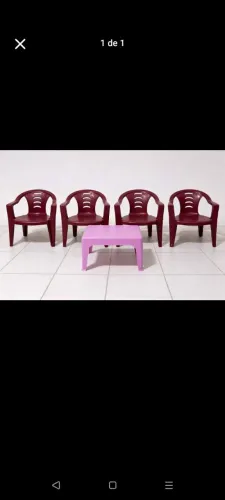 Conjunto de mesa e cadeiras infantis 