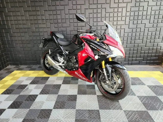 GSX-S 1000 F PRETA 2016/2017