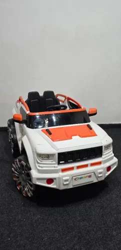 Carrinho Elétrico Infantil Monster Magma 12V, Sons, USB/MP3, Bluetooth e Controle Remoto