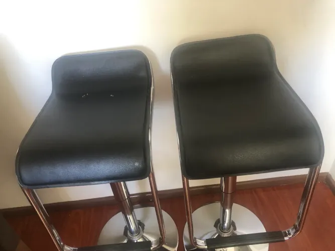 Vendo duas banquetas