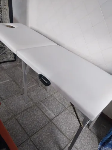Maca com pés de alumínio