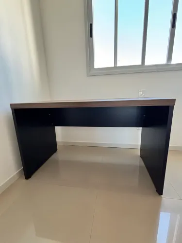 Mesa de escritório/estudos