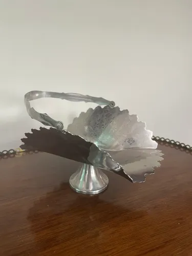 Cestinha decorativa em metal com alça móvel - Estilo vintage retrô