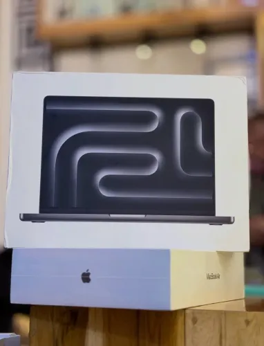 MacBook Pro 16-inch M5 MAX 