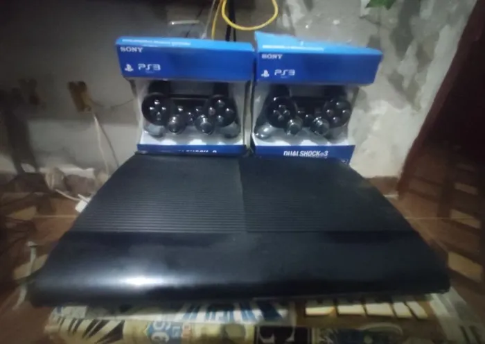 Ps3 desbloqueado 2 controles novos 16 mil jogos parcelo até 12 x