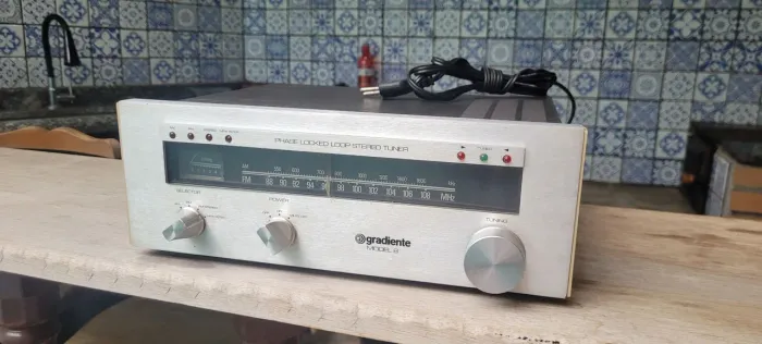 Sintonizador Gradiente Model 8