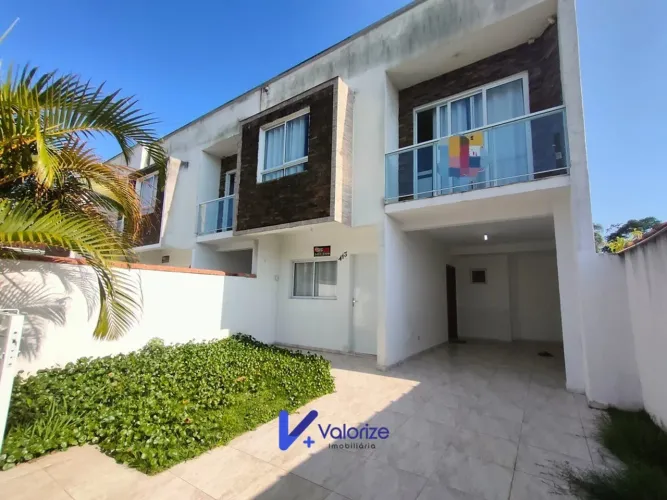 Sobrado a venda na Praia com 3 quartos