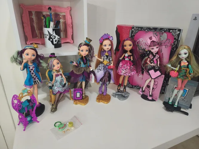 Lote de Ever After High e Monster High (LEIA A DESCRIÇÃO)