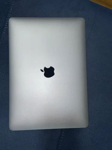 MacBook 13 pro M1 256