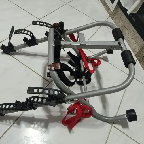 Suporte para transporte de bicicletas.